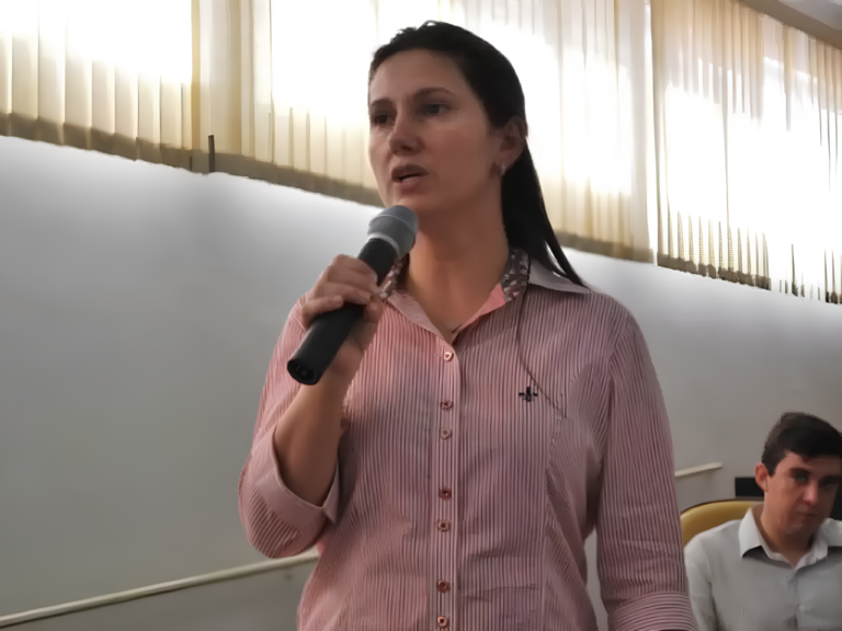 Drª Elaine Soligo faz história ao ser empossada primeira prefeita mulher de Aral Moreira